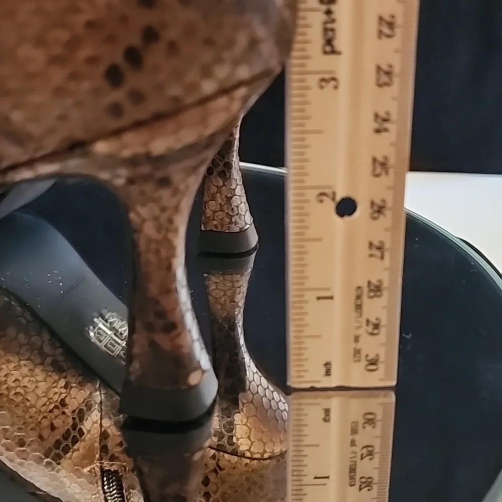 Free people | Brown Snakeskin Leather Kitty heel | size (39)